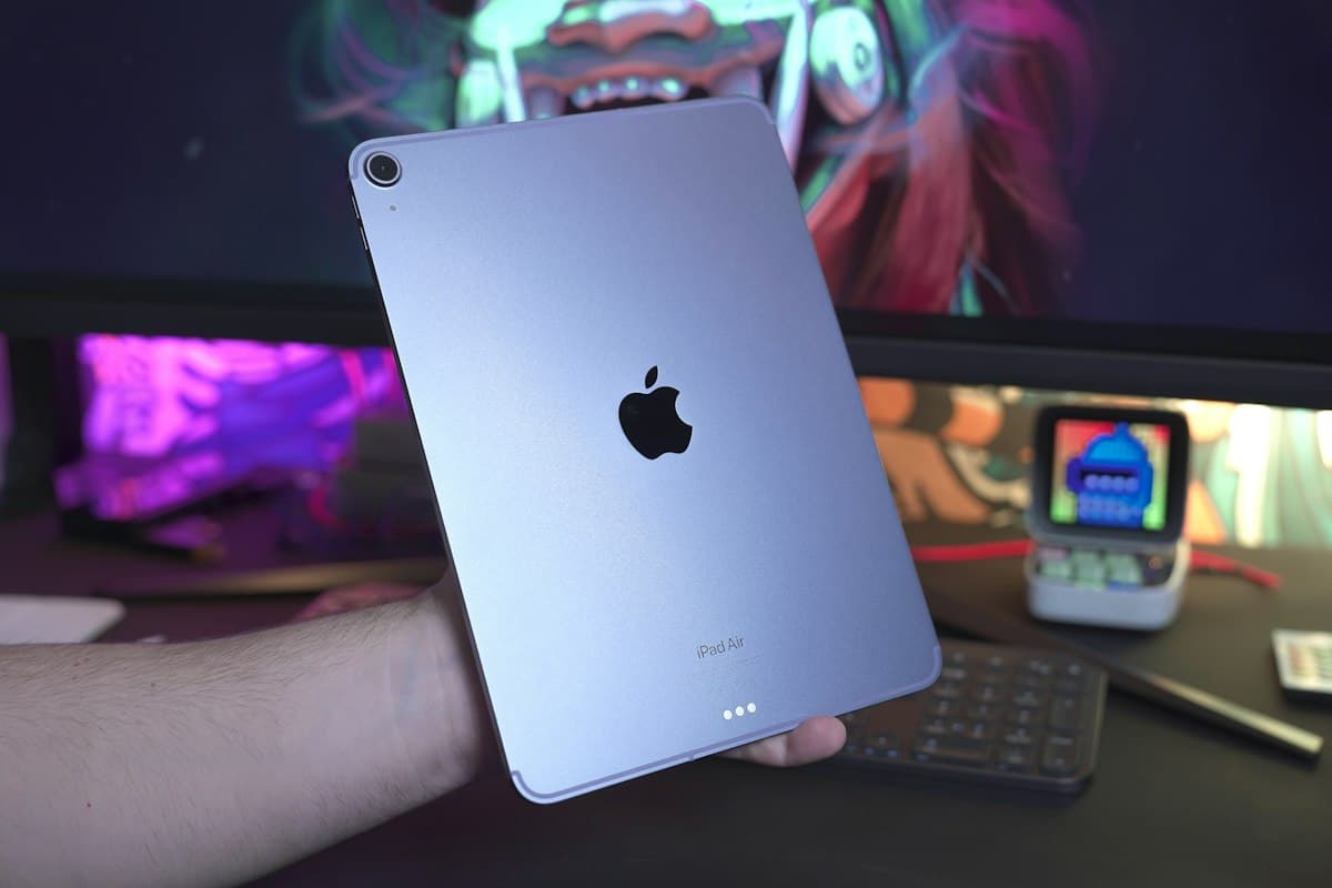 iPad Air 5 (M1) 64GB Wi-Fi Purple